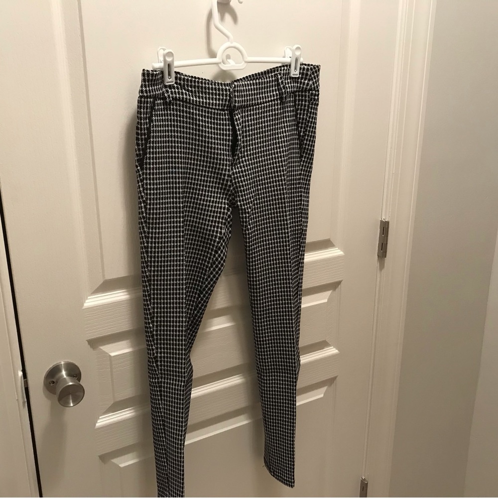 Papaya black & white checked leggings. NWOT.